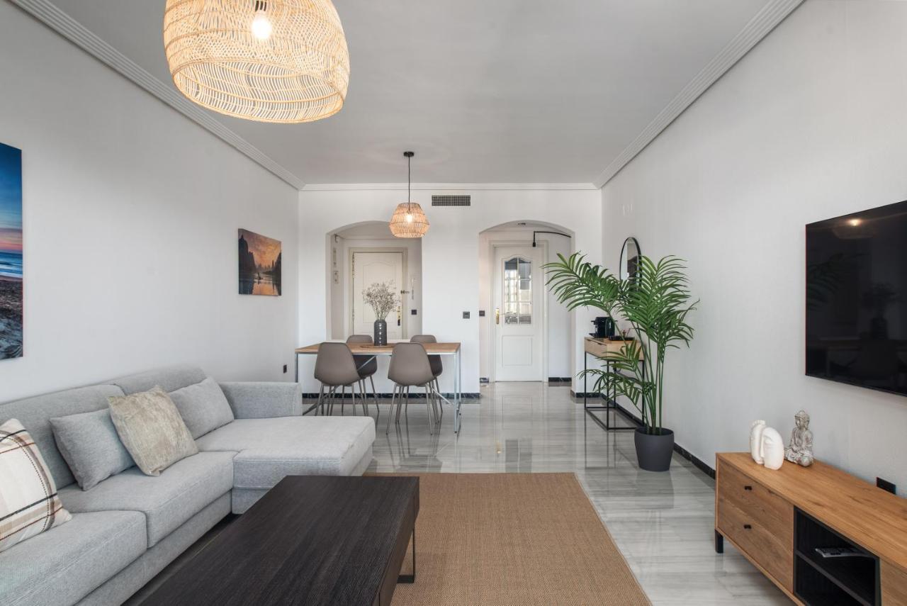 Modern Apartment - 2 Bedrooms, Beachside - Puerto Banus Marbella Ngoại thất bức ảnh