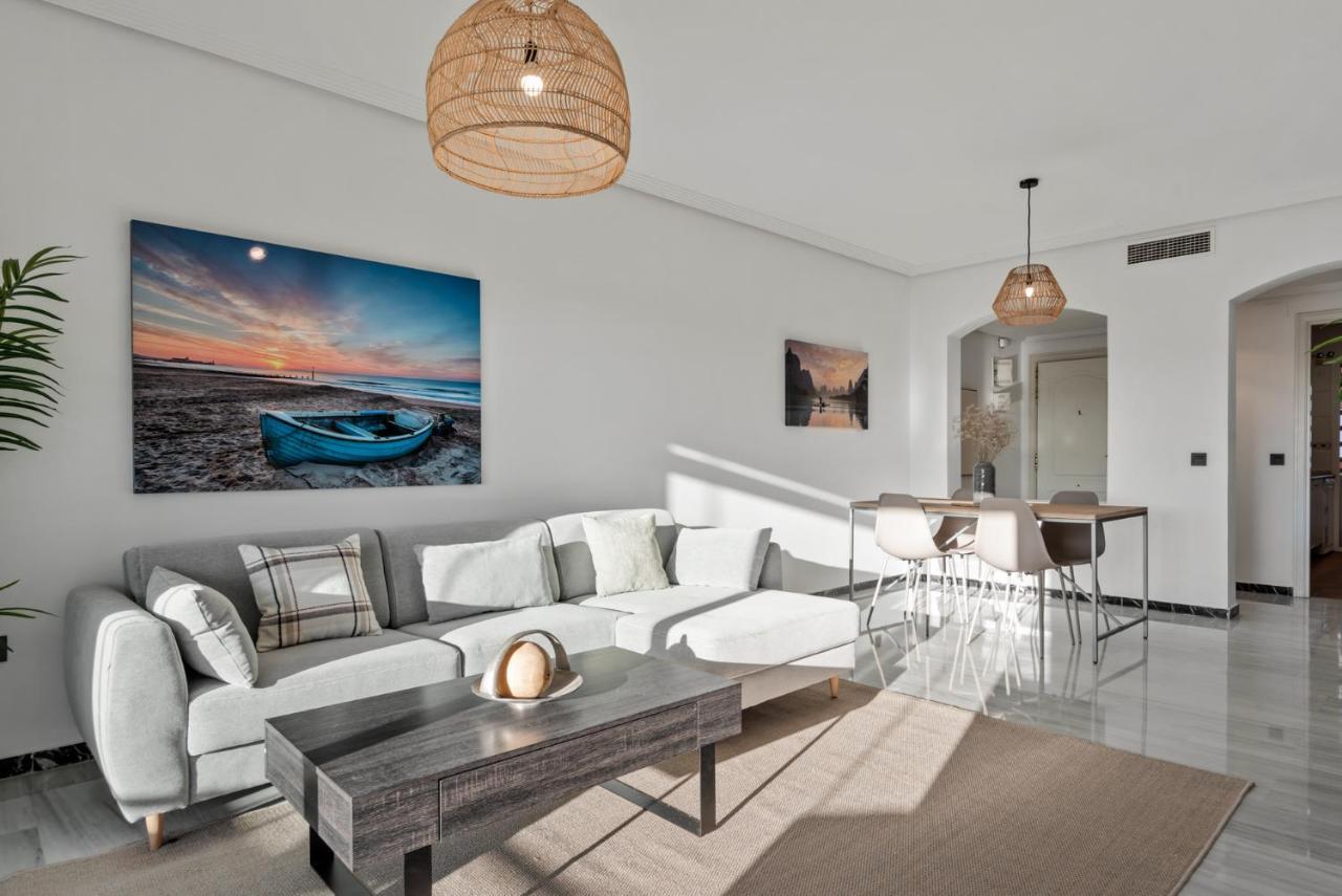Modern Apartment - 2 Bedrooms, Beachside - Puerto Banus Marbella Ngoại thất bức ảnh