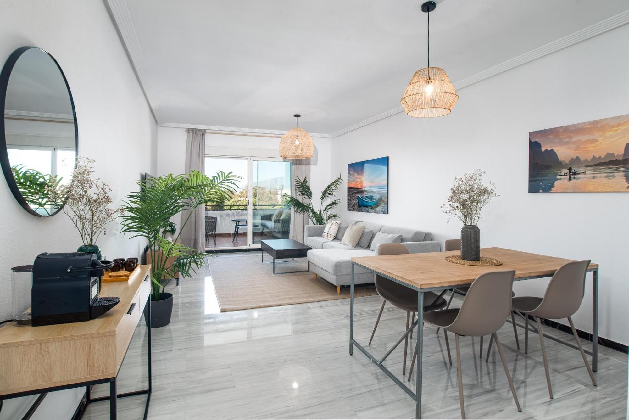 Modern Apartment - 2 Bedrooms, Beachside - Puerto Banus Marbella Ngoại thất bức ảnh