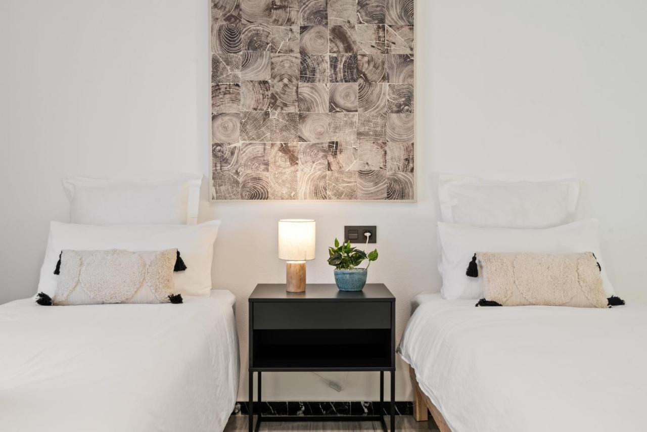 Modern Apartment - 2 Bedrooms, Beachside - Puerto Banus Marbella Ngoại thất bức ảnh