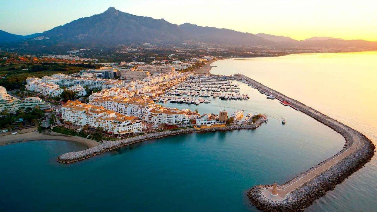Modern Apartment - 2 Bedrooms, Beachside - Puerto Banus Marbella Ngoại thất bức ảnh