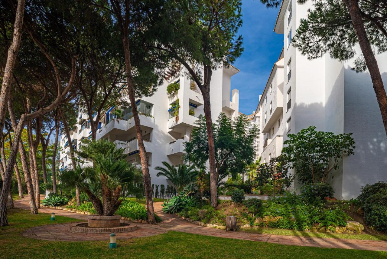 Modern Apartment - 2 Bedrooms, Beachside - Puerto Banus Marbella Ngoại thất bức ảnh