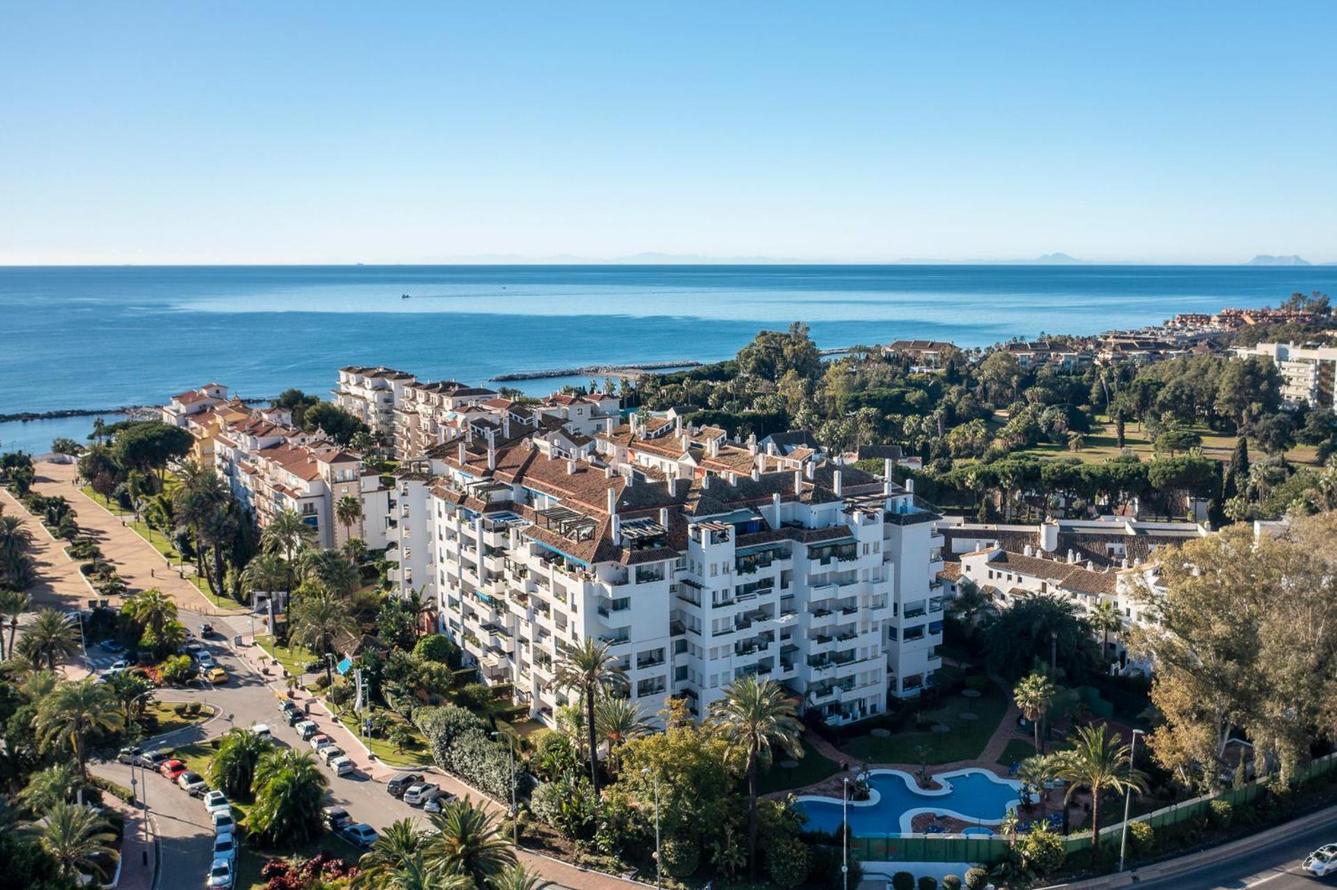 Modern Apartment - 2 Bedrooms, Beachside - Puerto Banus Marbella Ngoại thất bức ảnh